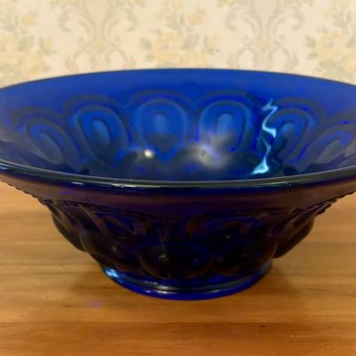 Sale Photo Thumbnail #356: Large Weishar Glass Moon and Star Pattern Cobalt Blue Bowl