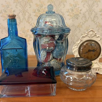 Sale Photo Thumbnail #565: An Assortment of Vintage Decorative Glass, Porcelain, and Mixed Media Objects