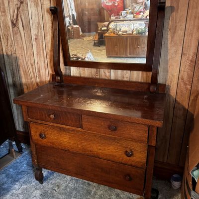 Sale Photo Thumbnail #232: American Arts and Crafts Quartersawn Oak Dresser with Swivel Mirror