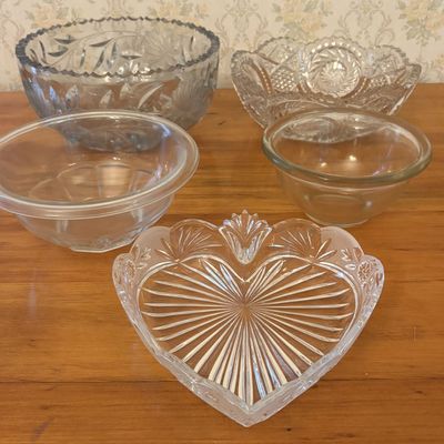 Sale Photo Thumbnail #581: A Five Piece Assortment of Clear Glass and Cut Crystal Tabletop Items
