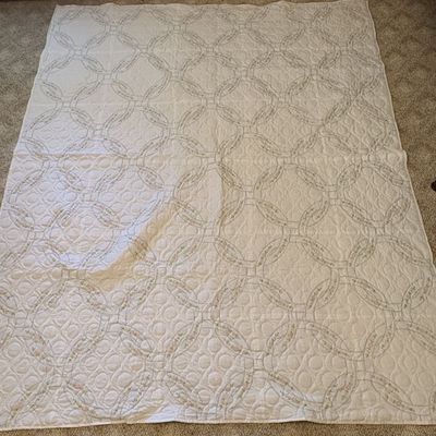 Sale Photo Thumbnail #505: Hand Embroidered and Machine Quilted Double Wedding Ring Pattern Bedspread
