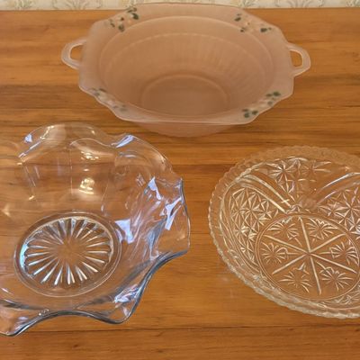 Sale Photo Thumbnail #590: A Trio of American Pressed Glass Serving Bowls