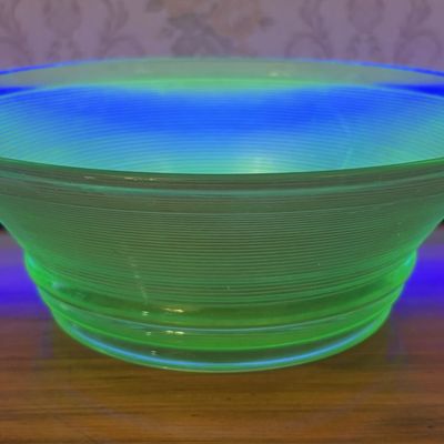Sale Photo Thumbnail #486: Art Deco Green Uranium Glass Serving Bowl in Manhattan Pattern