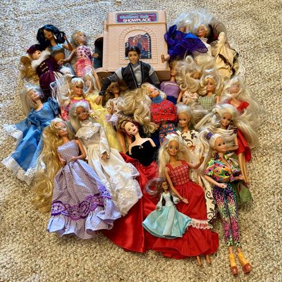 Sale Photo Thumbnail #568: A Collection of Twenty-Five Mattel Fashion Dolls and Glamour Gals Showplace Playset