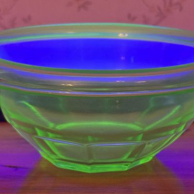 Sale Photo Thumbnail #485: Hazel-Atlas Uranium Glass Paneled Bowl