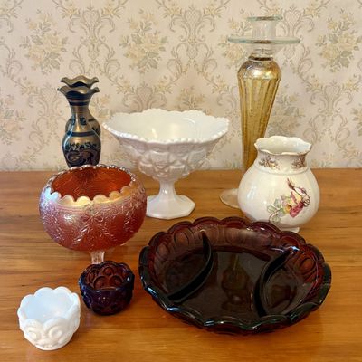Sale Photo Thumbnail #567: A Collection of Mid-Century Amethyst, Milk, and Carnival Glass with L.E. Smith Relish Dish