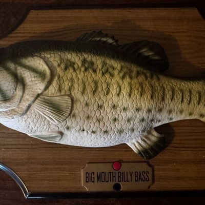 Sale Photo Thumbnail #228: Big Mouth Billy Bass Gemmy Industries Animatronic Singing Fish Plaque