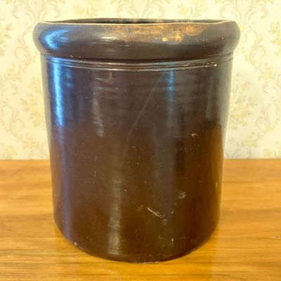 Sale Photo Thumbnail #517: Large American Albany Slip Glazed Stoneware Crock