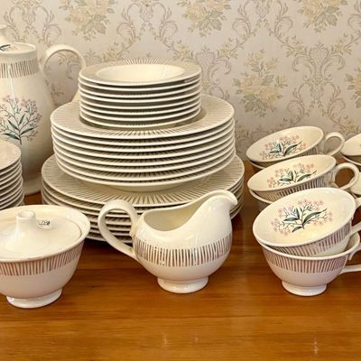 Sale Photo Thumbnail #644: Mid Century Modern Starburst Motif Ceramic Dinnerware Service