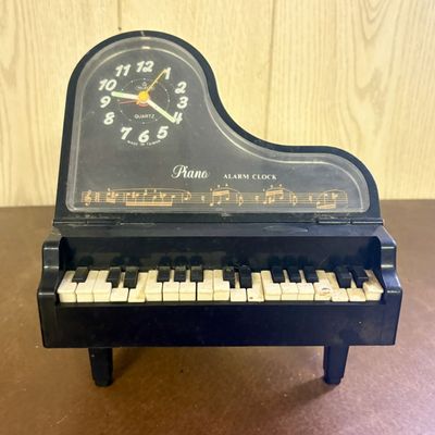 Sale Photo Thumbnail #732: Telstar Taiwanese Novelty Quartz Piano Form Alarm Clock