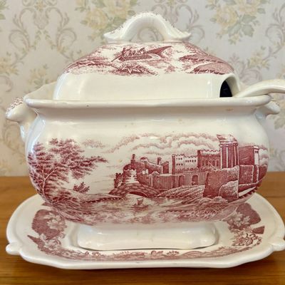 Sale Photo Thumbnail #626: Trimont Ware Japan Red Transferware Soup Tureen Set with Underplate and Ladle