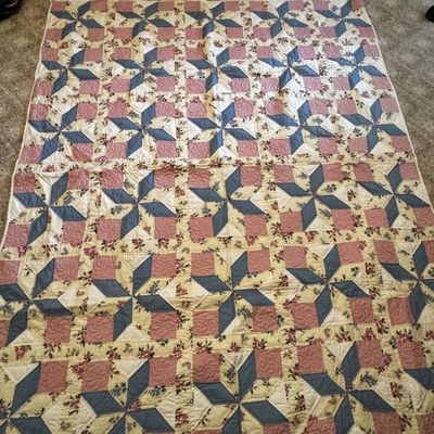 Sale Photo Thumbnail #245: American Country Style Patchwork Star and Pinwheel Quilt