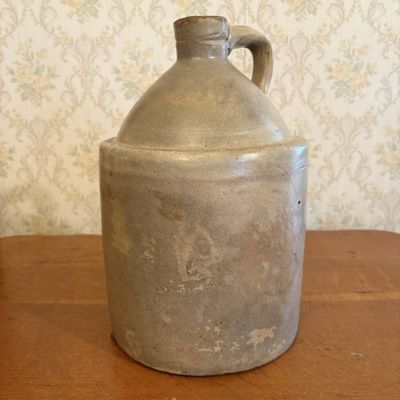 Sale Photo Thumbnail #117: Antique American One Gallon Salt Glazed Stoneware Jug