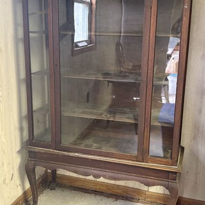 Sale Photo Thumbnail #736: Queen Anne Style Mahogany China Cabinet