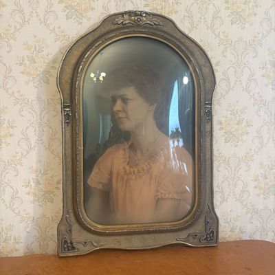 Sale Photo Thumbnail #136: Chicago Portrait Co. Hand-Colored Enlarged Portrait in Art Nouveau Frame with Convex Glass