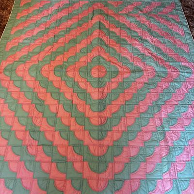 Sale Photo Thumbnail #236: Vintage Large Scale Two Tone Concentric Geometric Pattern Hand Quilted Cotton Bedspread
