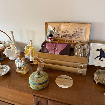 Sale Photo Thumbnail #194