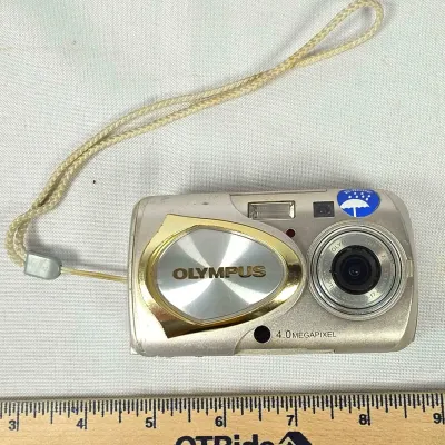 Olympus Stylus 410 Digital Camera 4.0MP 3x Optical Zoom Champagne