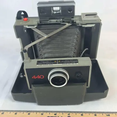 Polaroid 440 Automatic Land Camera 