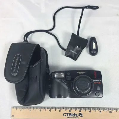 Olympus Multi AF Super Zoom 3000 DLX 35mm Camera 38-110mm with Remote