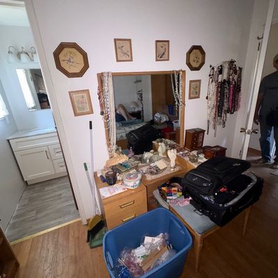 Sale Photo Thumbnail #36
