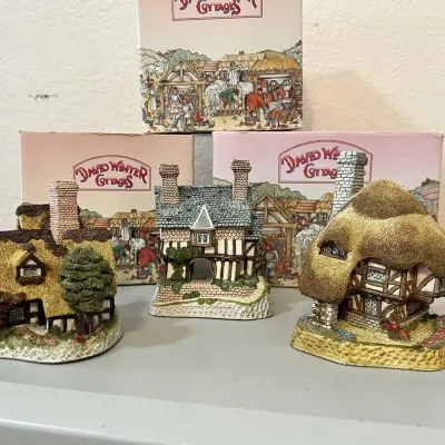Trio Of David Winter Cottages