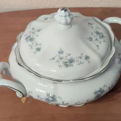 Johann Haviland Blue Garland Covered Vegetable Bowl Tureen Bavaria Germany, Vintage 