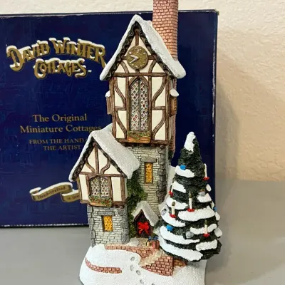 David Winter Cottages "The Christmas Time Clock House" 1994