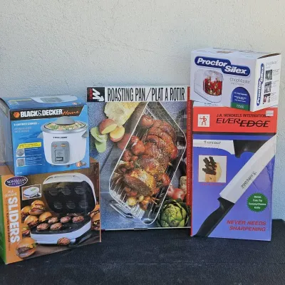 Boxed Kitchen Appliance & Knife Gift Set