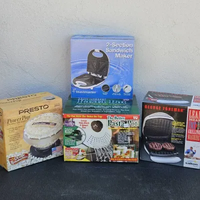 Better Pasta Pot, Toastmaster, George Foreman Press, And A Popcorn Popper 
