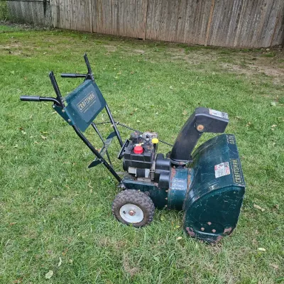 Sale Photo Thumbnail #15: Craftsmen snowblower in good condition