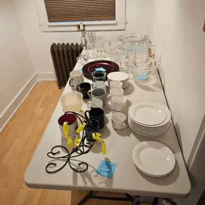 Sale Photo Thumbnail #19: Every day dishes and glasses
