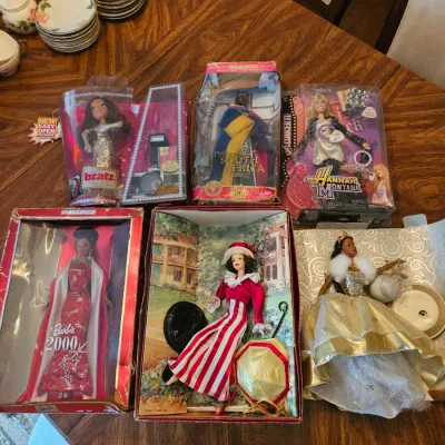 Sale Photo Thumbnail #12: Collectible barbie dolls
