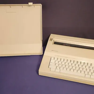 SR 1000 Series Typewriter 