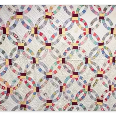 Hand sewn double wedding ring quilt 74 x 84