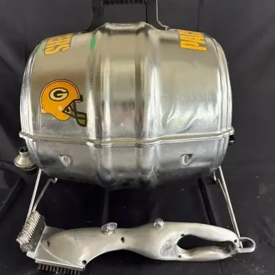 Green Bay Packers Keg-a-Que Gas Grill With The Grand Grill Daddy Platinum Steamer Brush