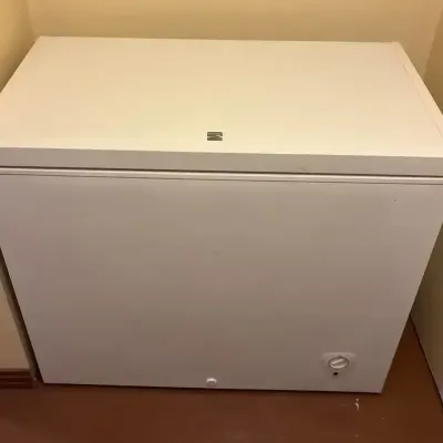 White Kenmore Chest Freezer 