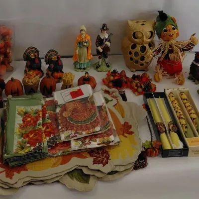 Thanksgiving Decor - AnnaLee Dolls, Candles, Candleholders, Linens, Figurines, Pie Plate/Saver