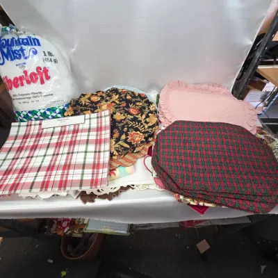 Sale Photo Thumbnail #127: Large Collection of Vintage and New Holiday Themed Linens and Tablecloths