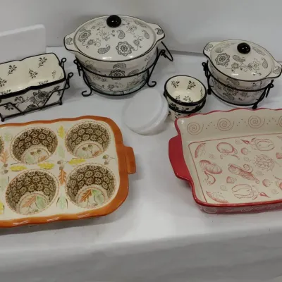 Temptations Ovenware Collection - Lot 1/5 - Covered Casseroles, Ramekins, Muffin Pan, 9" x 12"