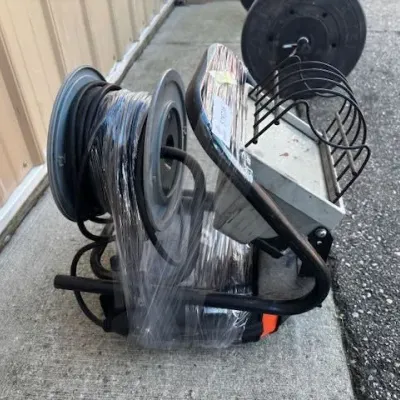 Black & Decker Moose Work Light with 50' Cord Reel and Halogen Flood Light