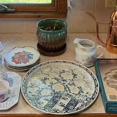 Assorted Decorative Kitchenware Lot - Copper Pot, Indiana Glass, Blue & White Ceramics – Lake Odessa Off-Site
