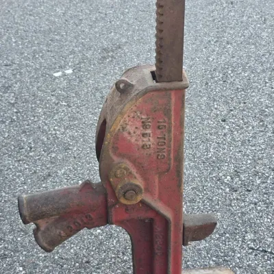 Sale Photo Thumbnail #275: 10 Ton Heavy-Duty Cast-Iron Ratchet Jack - Railroad Jack - House Jack