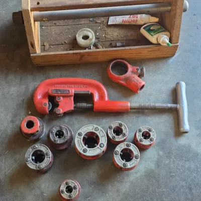 Sale Photo Thumbnail #252: Pipe Cutter and Ridgid Manual Ratchet Pipe Threader Kit