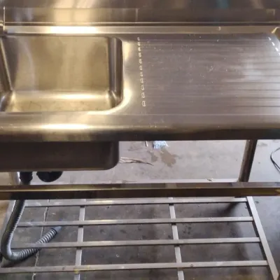 Commercial Stainless Steel Sink and Drainboard Work Table and Stainless Steel Countertop