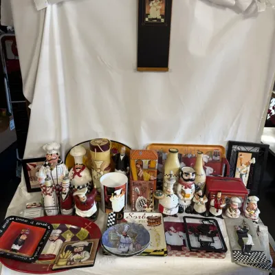 Large Collection of Vintage Italian Restaurant Themed Kitchenwares and Decorations