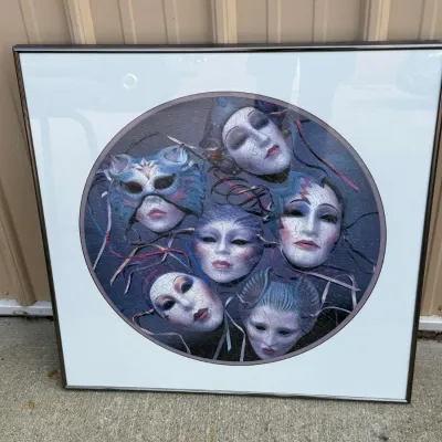 Framed Round Jigsaw Puzzle Art