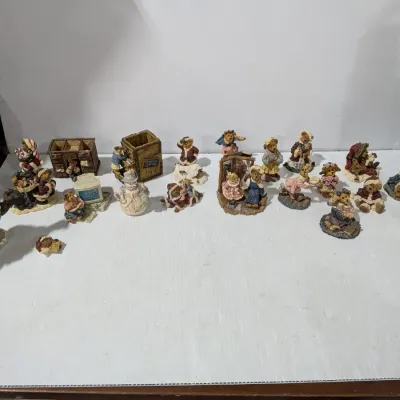Boyd's Bears Statue Lot Small Bear Figures Christmas Style - Estate Sales Warehouse (GR)