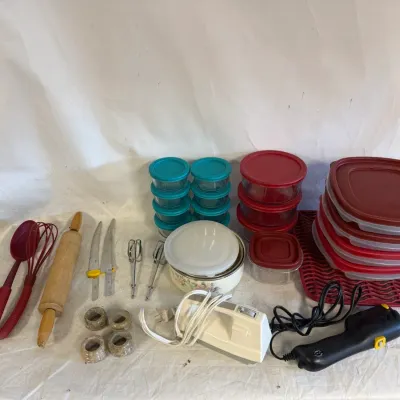 Small Collection of Vintage Kitchenwares