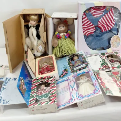 7 Very Small Dolls, 2 Small Dolls, 1 NIB Outfit, NIB Doll Shoes - Marie Osmond
